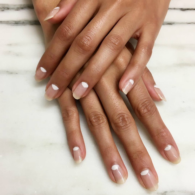 6springmanicures-to-try-in-the-winter-03.jpg