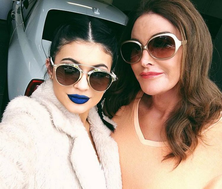 blue-lipstick-trend-05.jpg