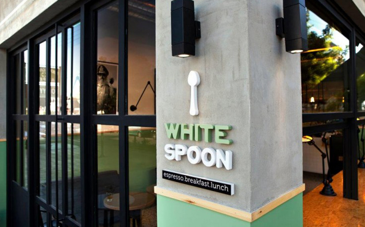 whitespoon750.jpg