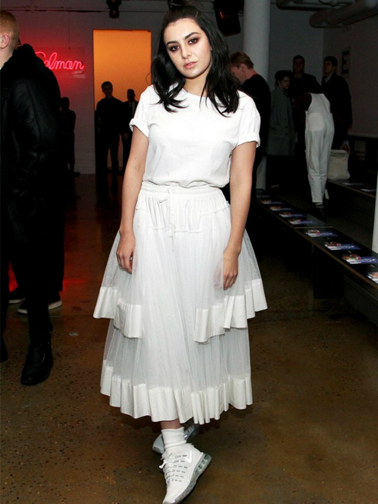 -a-list-trick-for-looking-taller-03.jpg