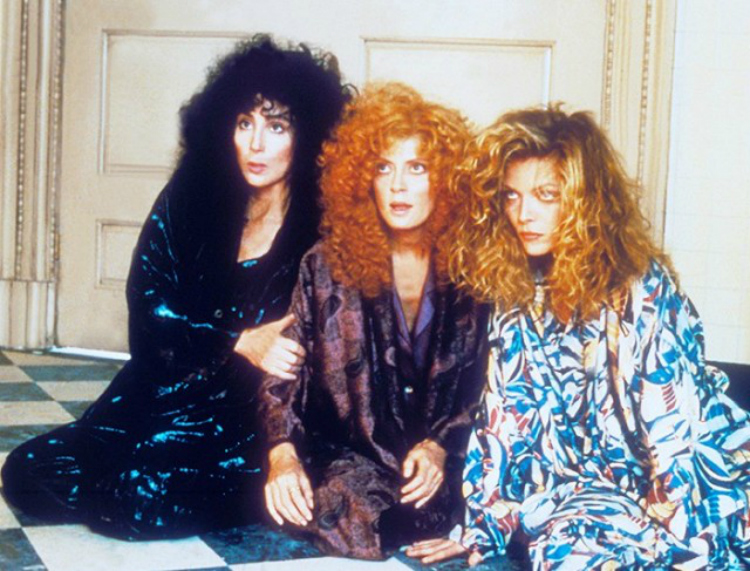 5-chic-witches-to-inspire-your-halloween-look-03.jpg