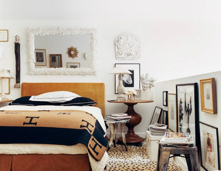 5things-every-fashiogirl-has-inherhome-01.jpg