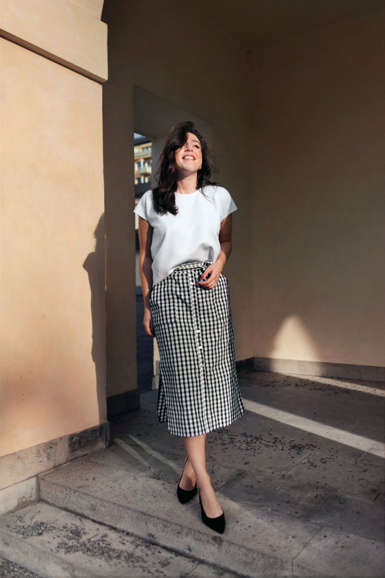 5ways2wearAwhite-tshirt-01.jpg
