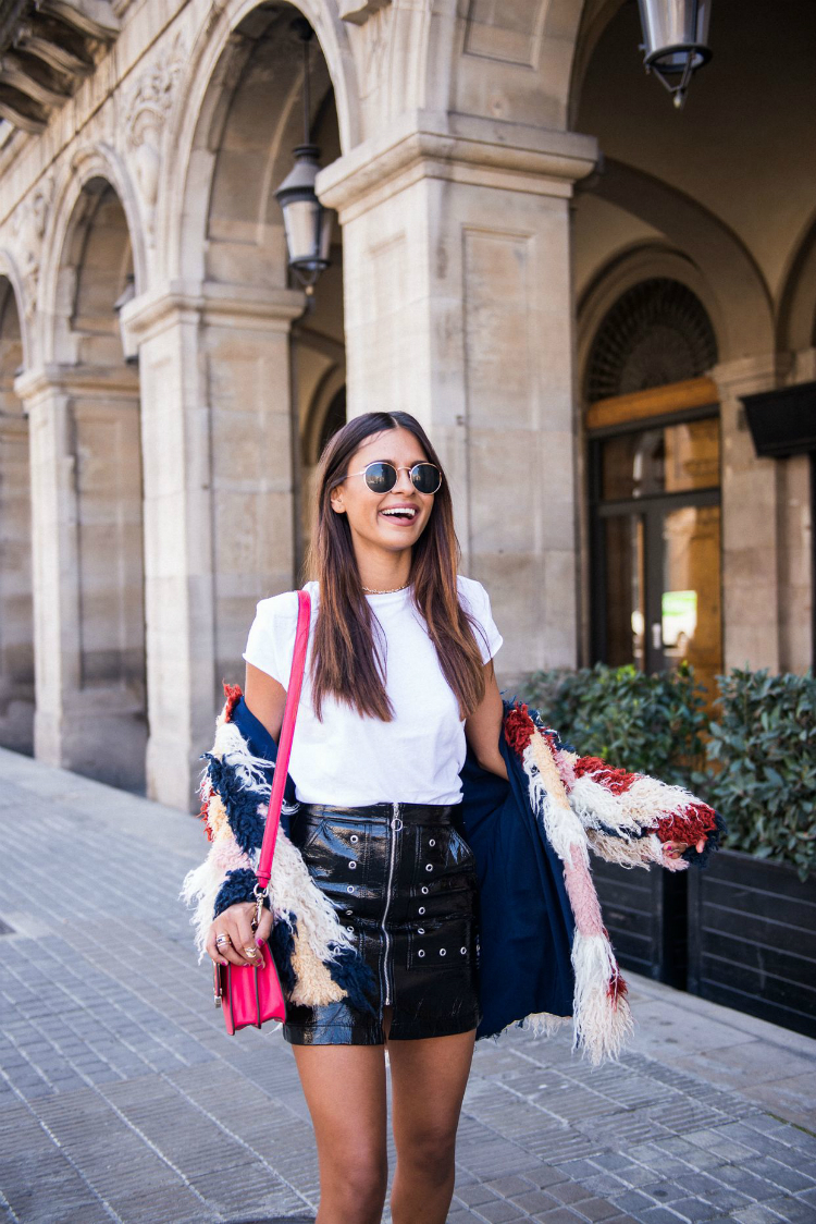5ways2wearAwhite-tshirt-03.jpg