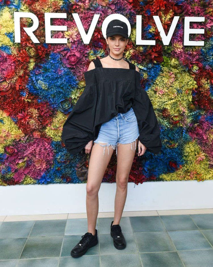9celebsatcoachella-looks-03.jpg