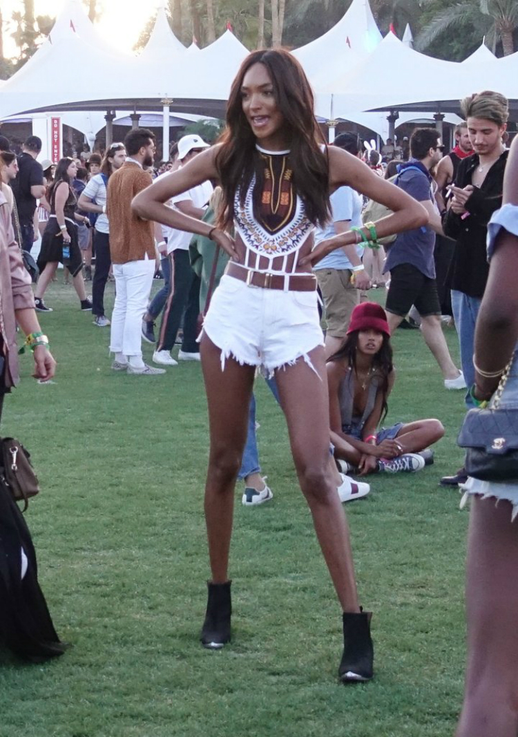 9celebsatcoachella-looks-05.jpg