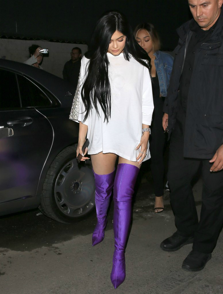 boots-instead-ofpants-trend-02.jpg
