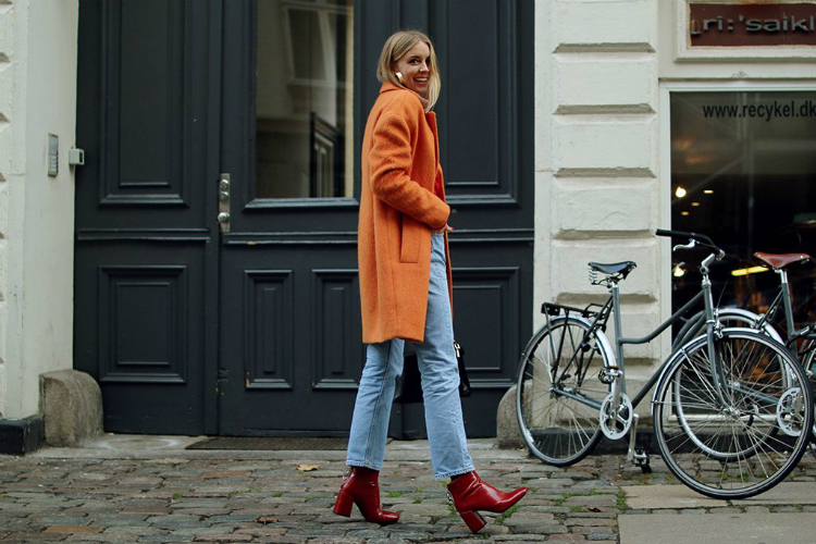 4ways2wear-red-boots-01.jpg