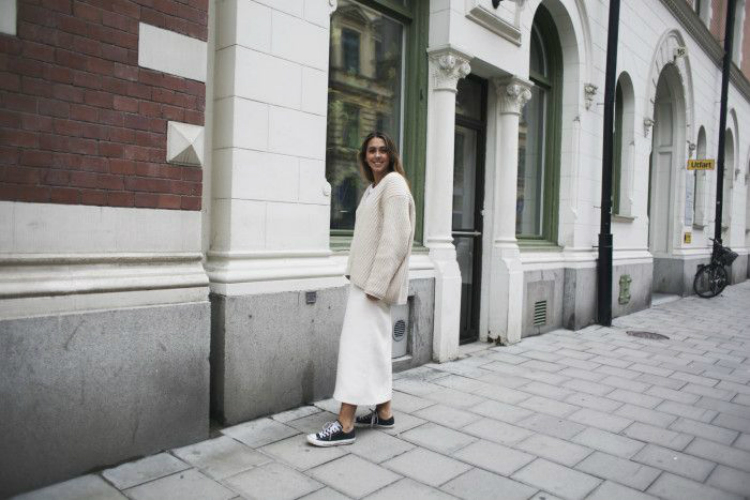 4waystowearwhiteskirt-02.jpg