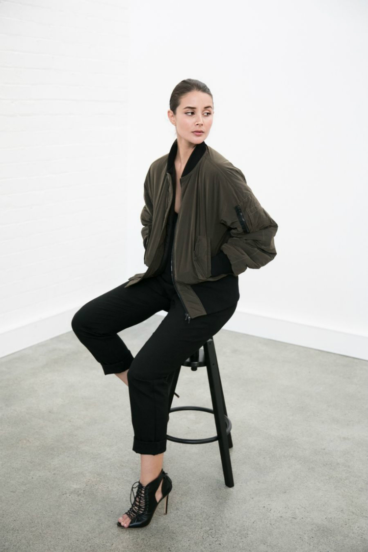 5ways2wearabomber-jacket-on-winter-01.jpg