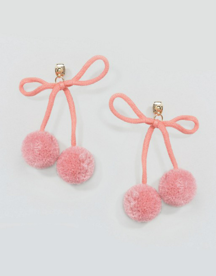 6colorful-accessories-for-winter-looks-04.jpg