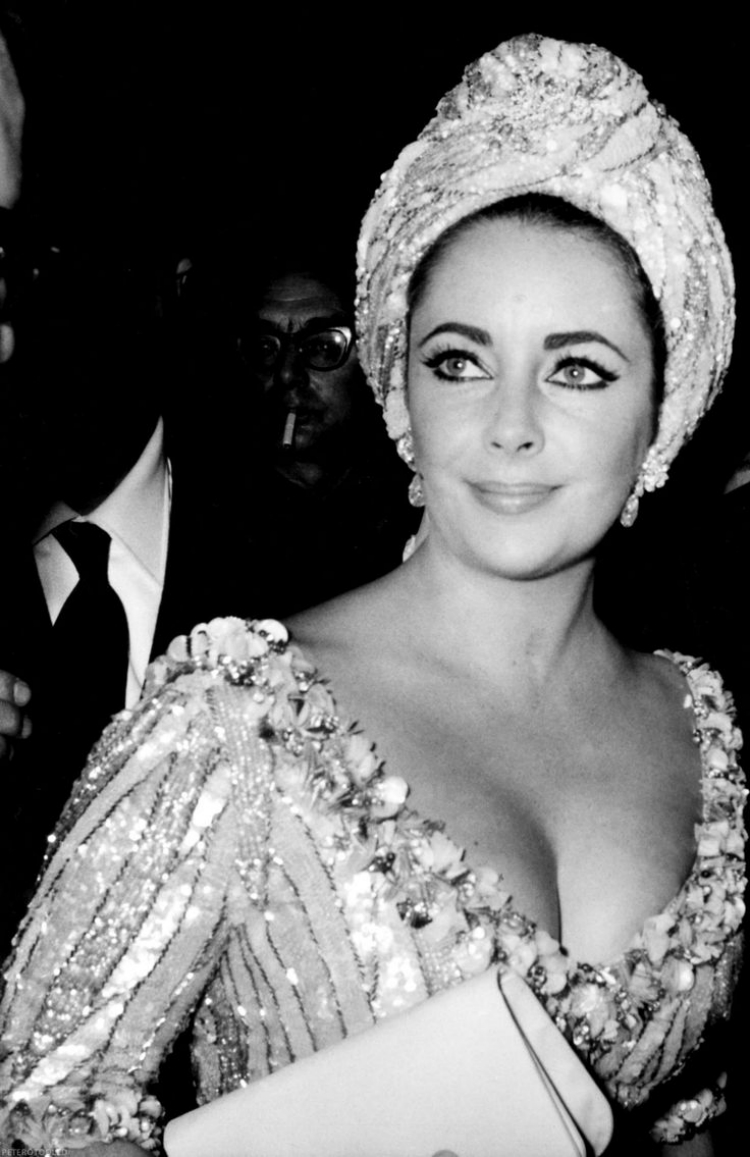 7elizabethtaylor-fashion-items-style-07.jpg