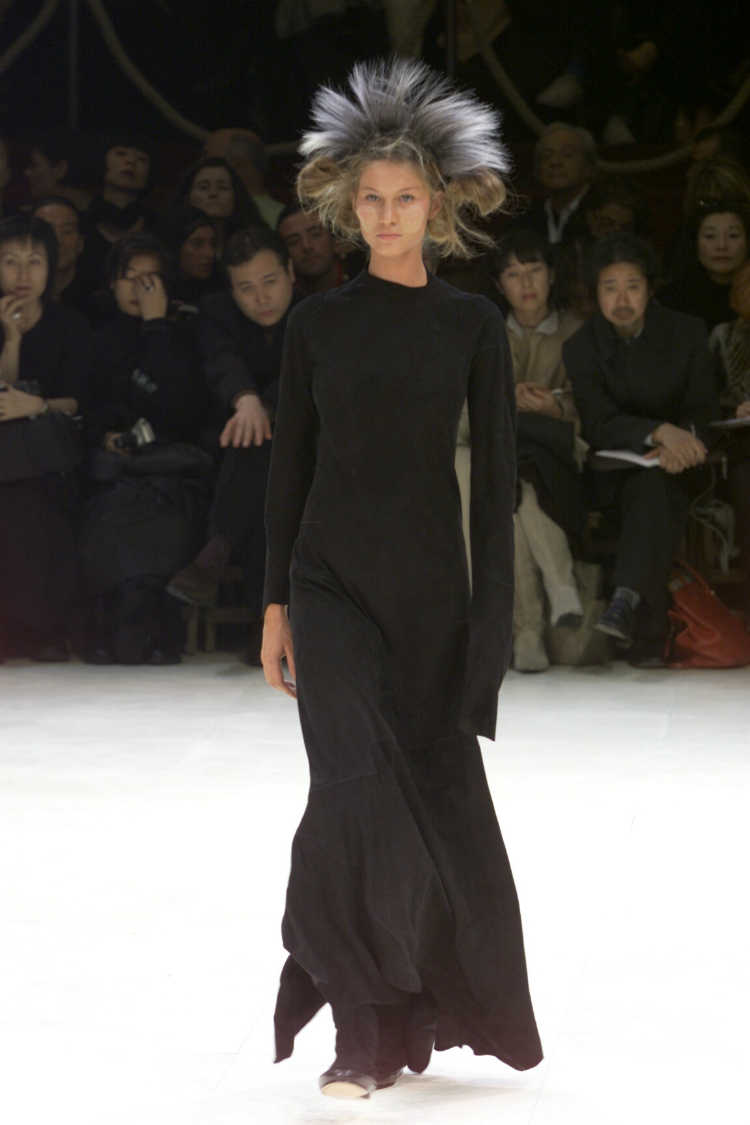 gisele-bundchen-runway-young-03.jpg