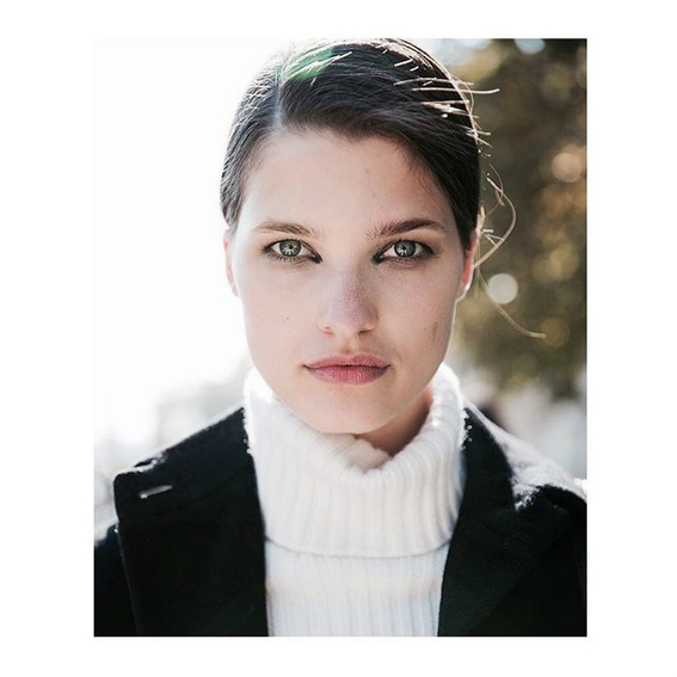 how2wearturtlenecks_03.jpg