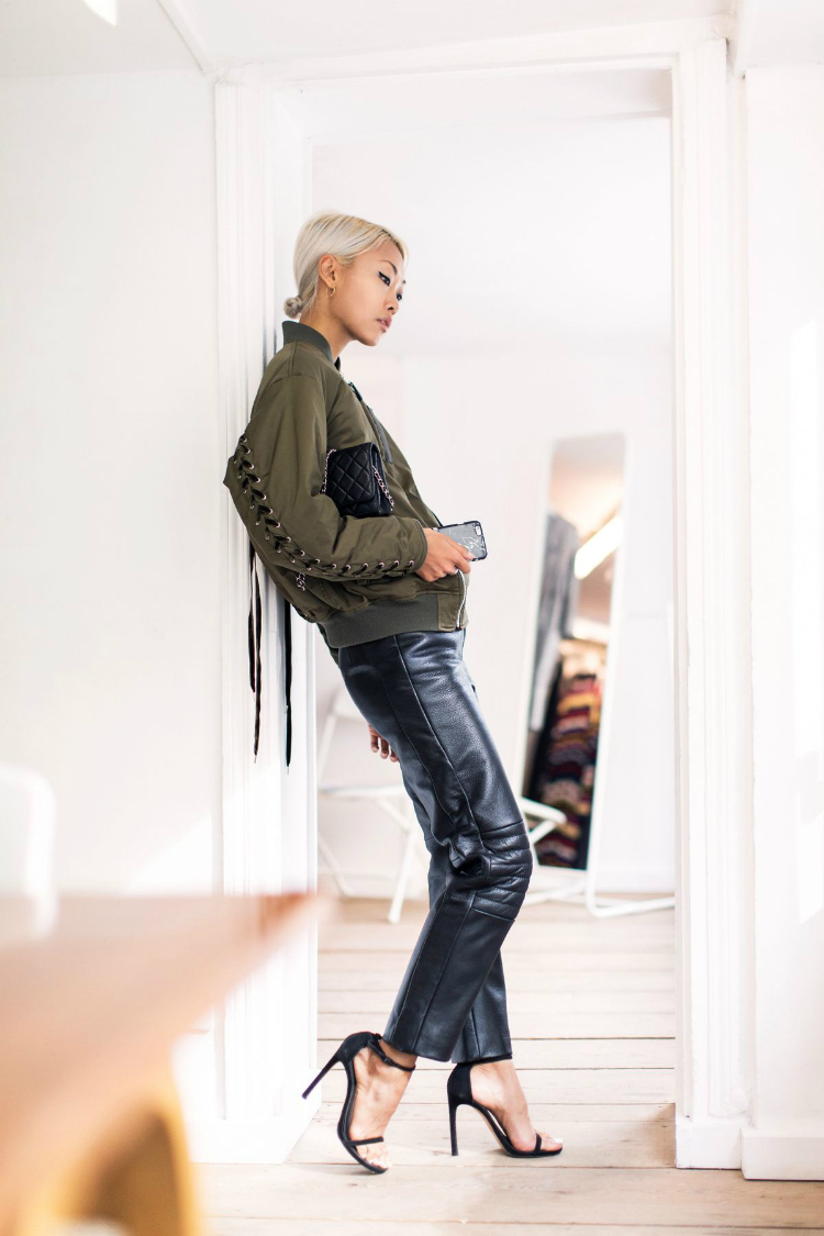 4ways-to-wear-leatherflares-04.jpg