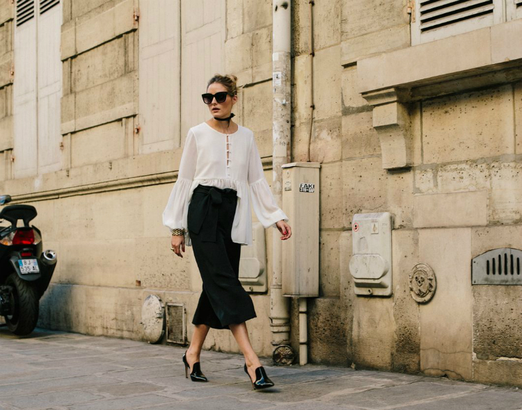 black-trousers-romanticblouse-01.jpg