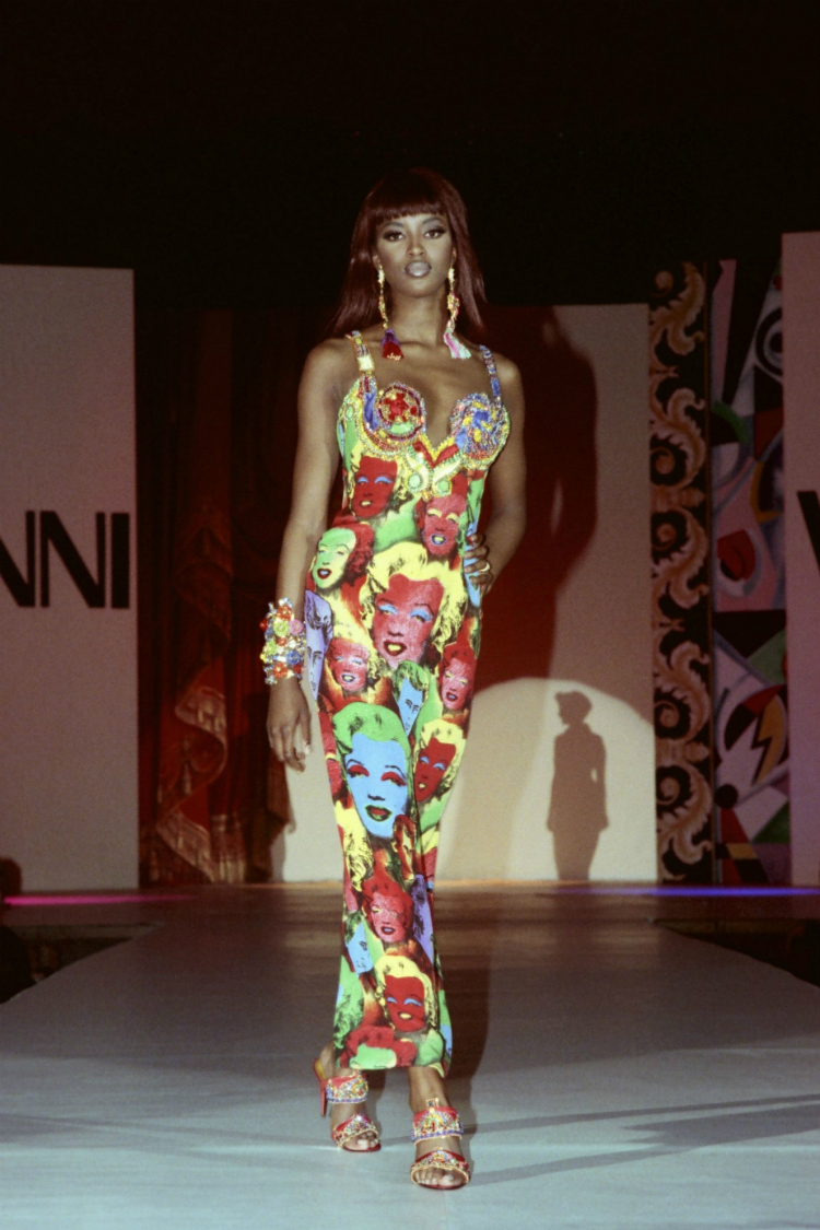 10bestmoments_naomi_catwalk_02.jpg