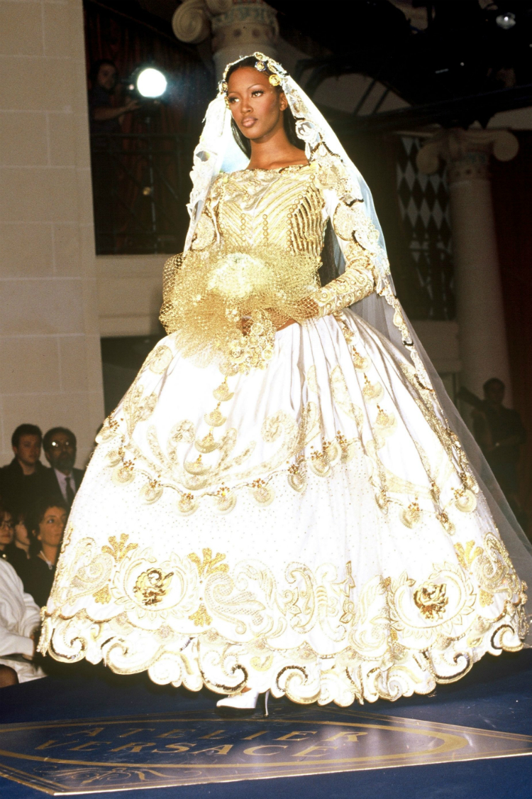 10bestmoments_naomi_catwalk_03.jpg