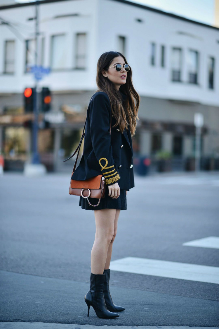 4waystowearamilitairyjacket-02.jpg
