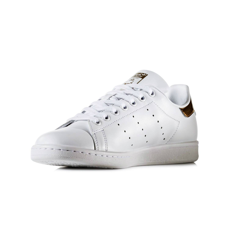 7whitesneakersforspring_04.jpg