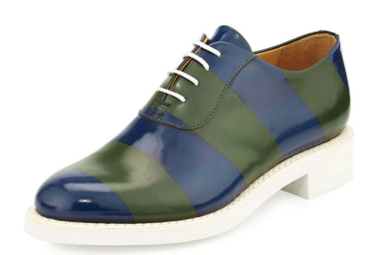 4shoestokeepunderurdesk_3.jpg