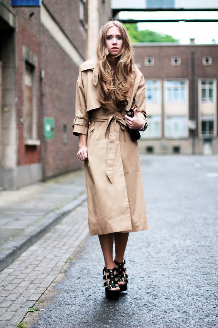 5jacketsallwomenshouldown_04.jpg
