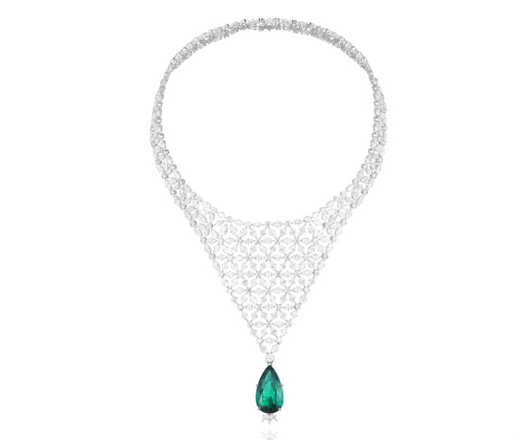 5stunning-emerald-jewerly-02.jpg
