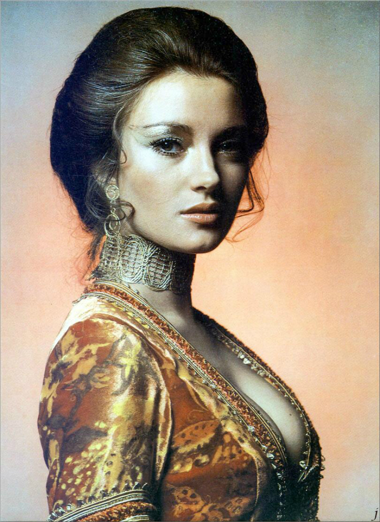 bondgirls_03.jpg
