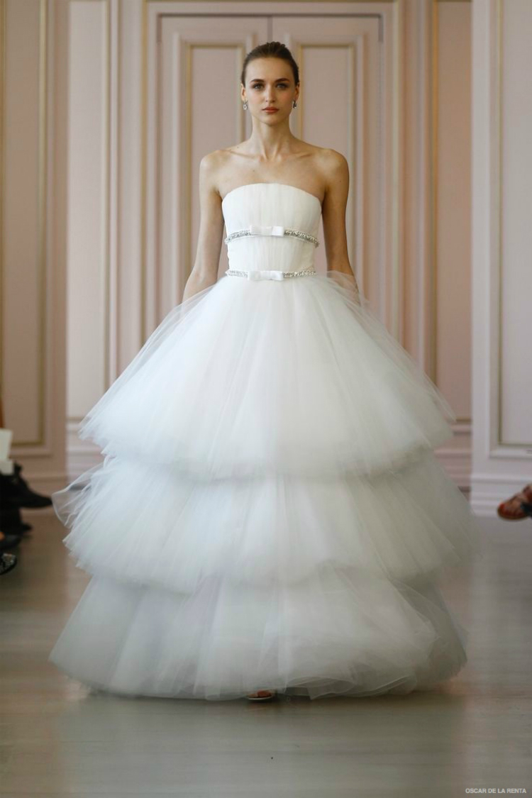 oscar-de-la-renta-2016-spring-wedding-dresses01.jpg