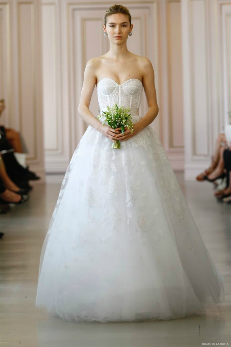 oscar-de-la-renta-2016-spring-wedding-dresses06.jpg