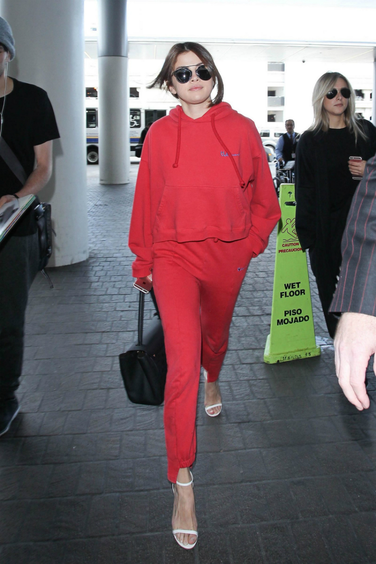 9gomez-selena-looks-bday-03.jpg