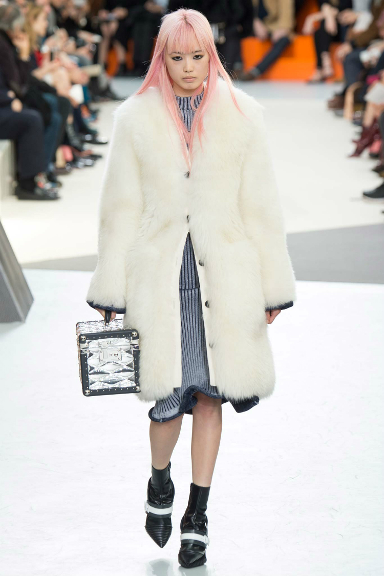louis-vuitton-fall-winter-2015-runway02.jpg