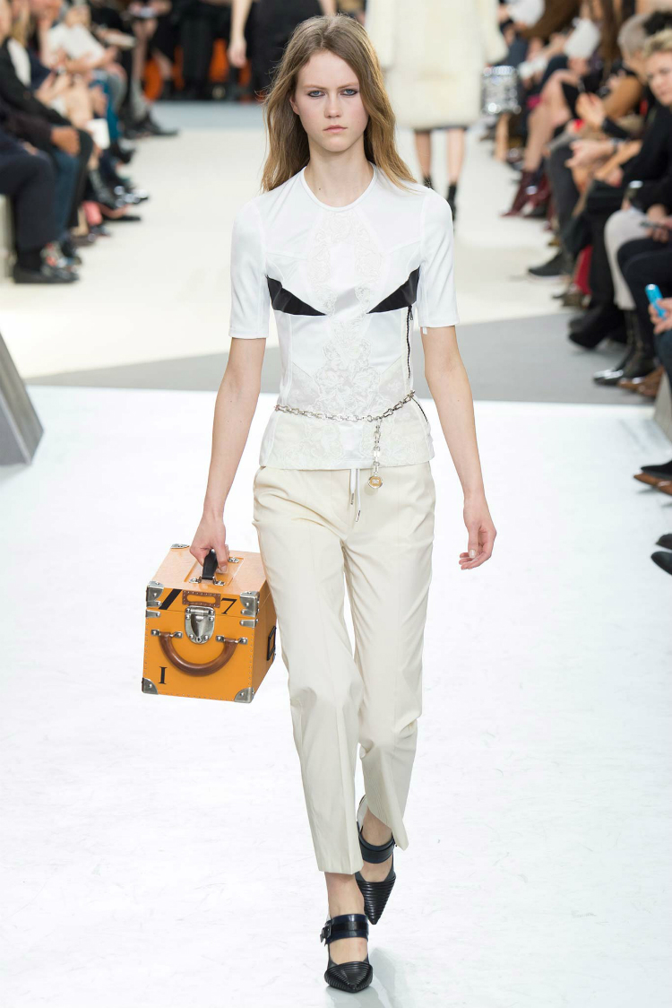 louis-vuitton-fall-winter-2015-runway05.jpg