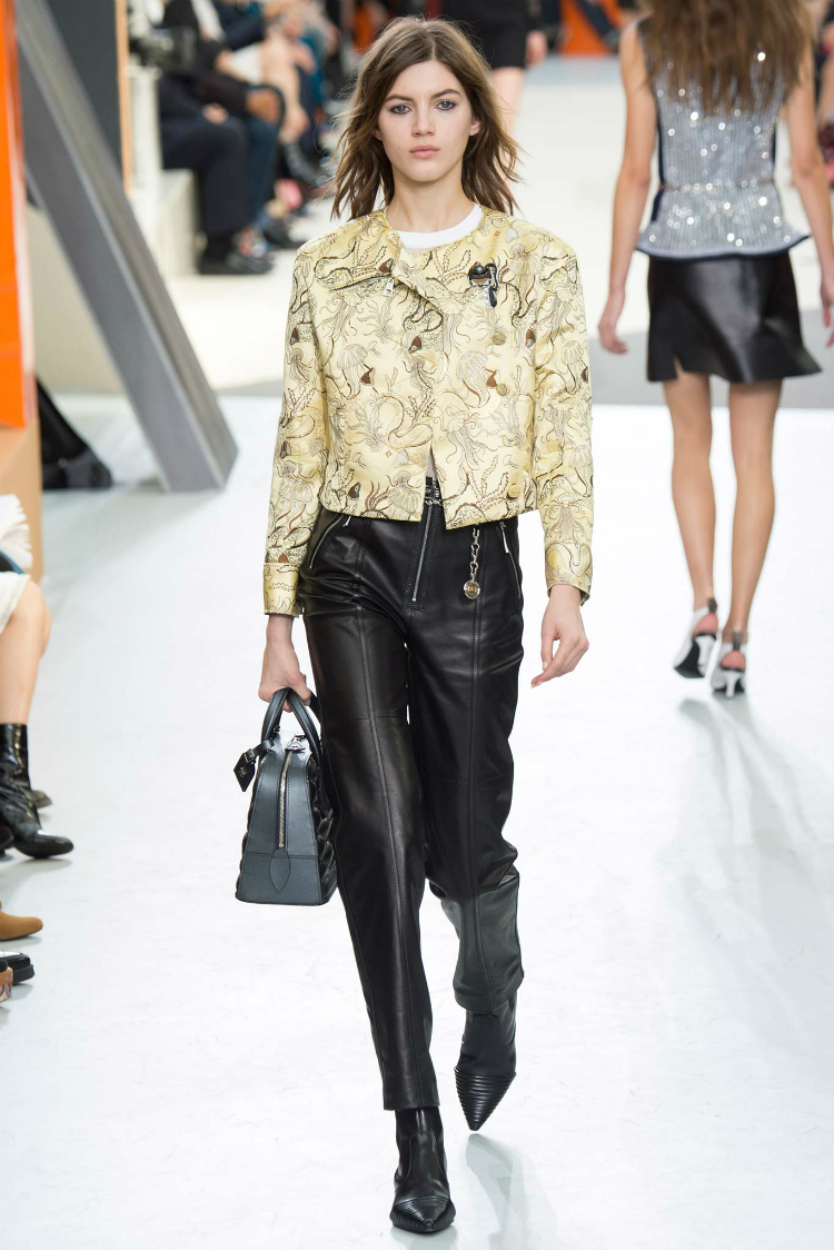 louis-vuitton-fall-winter-2015-runway12.jpg