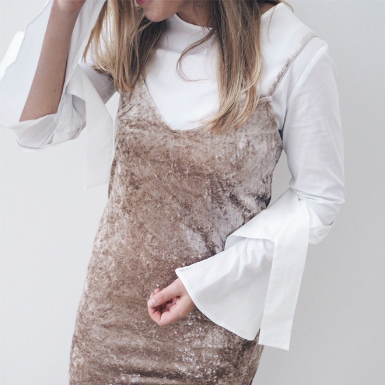 2trends-onelook-velvet-slip-dress-01.jpg