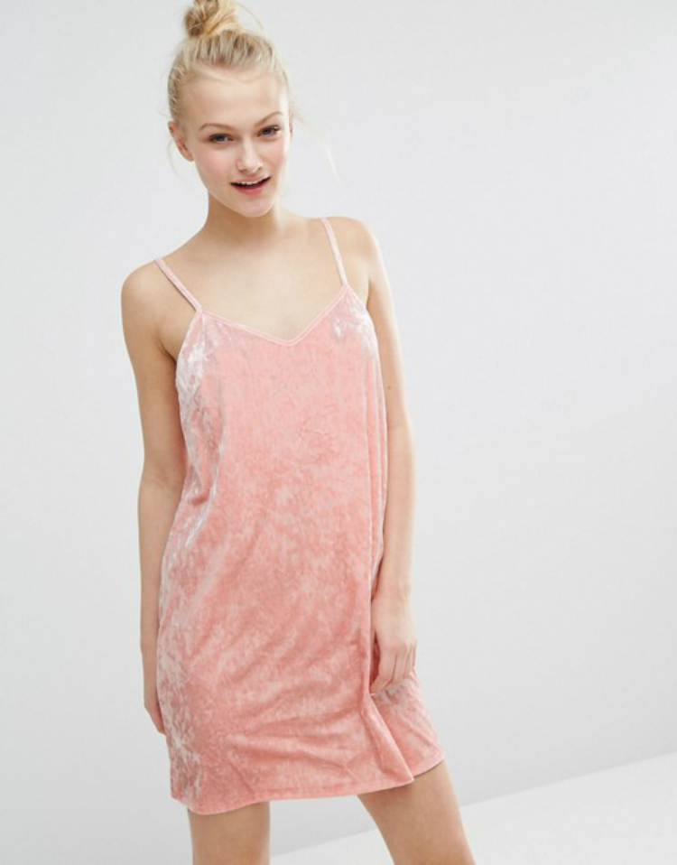 2trends-onelook-velvet-slip-dress-02.jpg