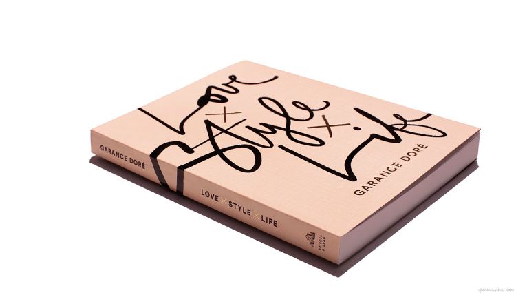 3fashionbooks2read_03.jpg