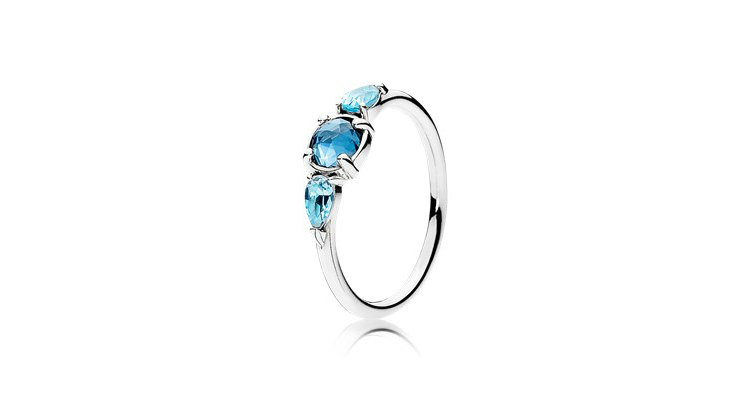 6colorful-items-for-womansday-02.jpg