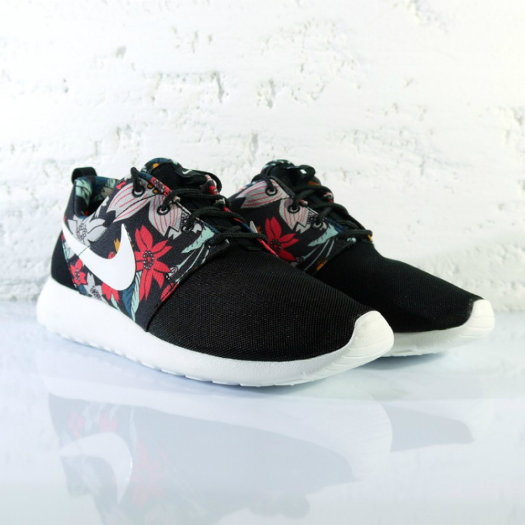 6sneakers_1.jpg
