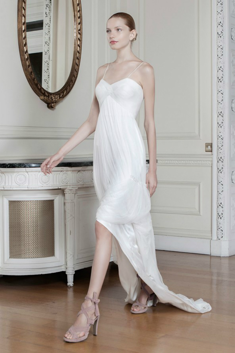 6S14RT01DR16-Athena-front-movement-high-res_592x888_1.jpg
