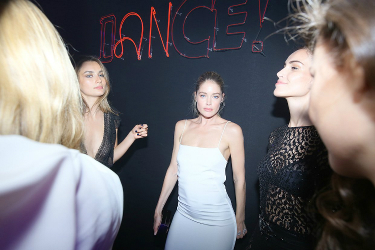 95ansvogueparis_11.jpg