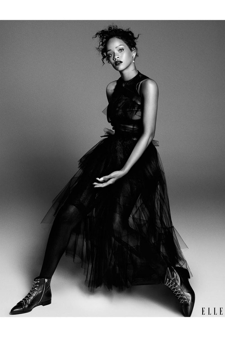 elle-04-cover-break-rihanna-v-xln.jpg
