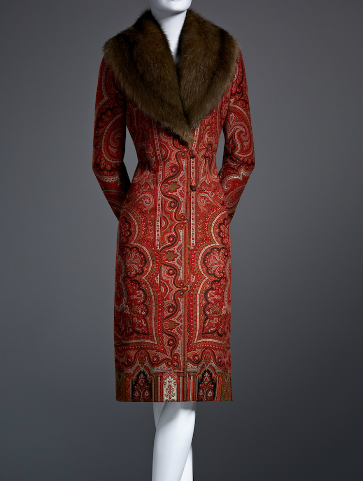 oscar-de-la-renta-exhibit_5.jpg