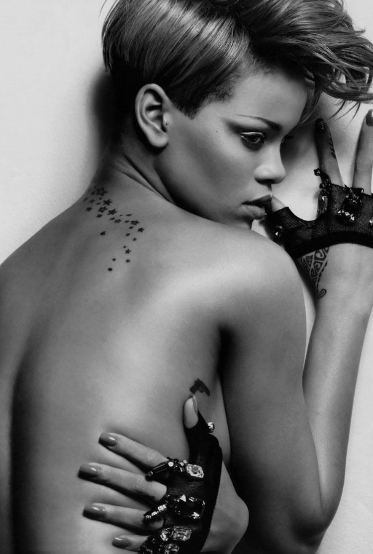 8nudecelebrities-01.jpg