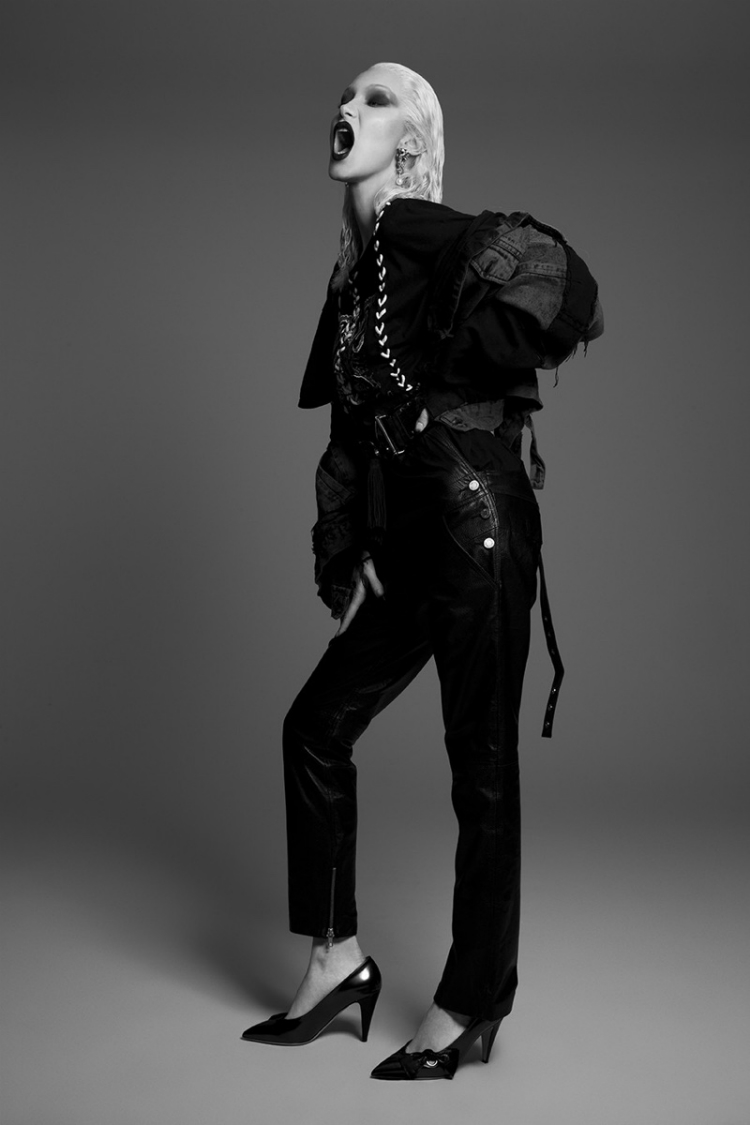 Bella-Hadid-Blonde-Paper-Magazine-Photoshoot02.jpg