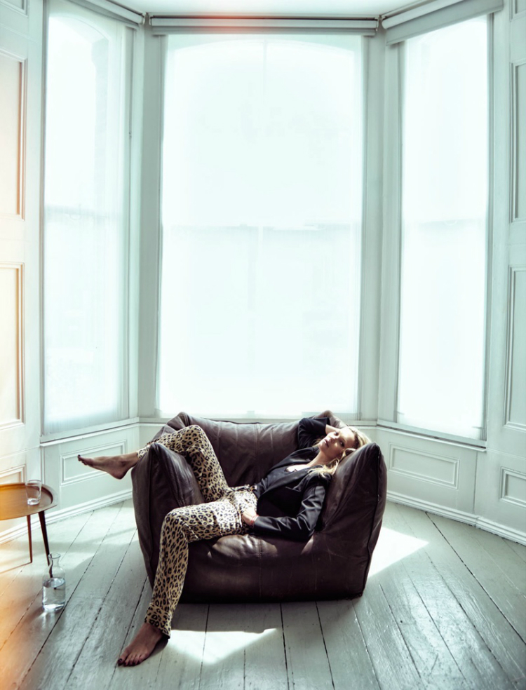 Kate-Moss-The-Edit-June-2016-Cover-Photoshoot02.jpg