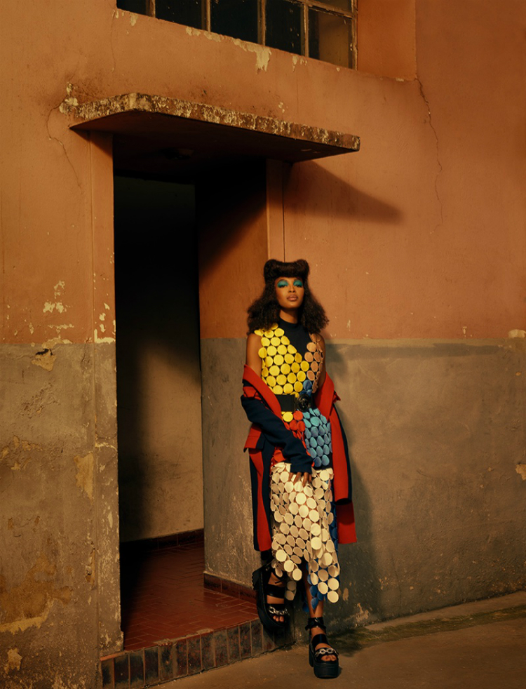 Naomi-Campbell-Vogue-Brazil-May-2016-Cover-Photoshoot02.jpg