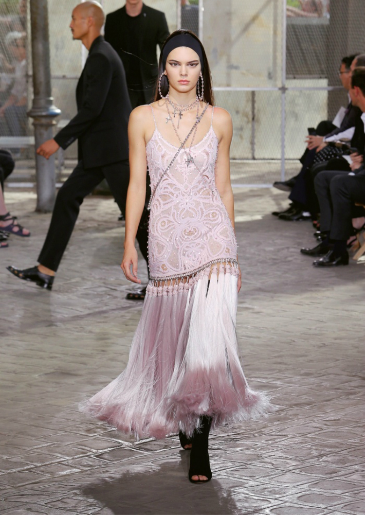 Givenchy-Spring-2016-Mens-Female-Looks03.jpg