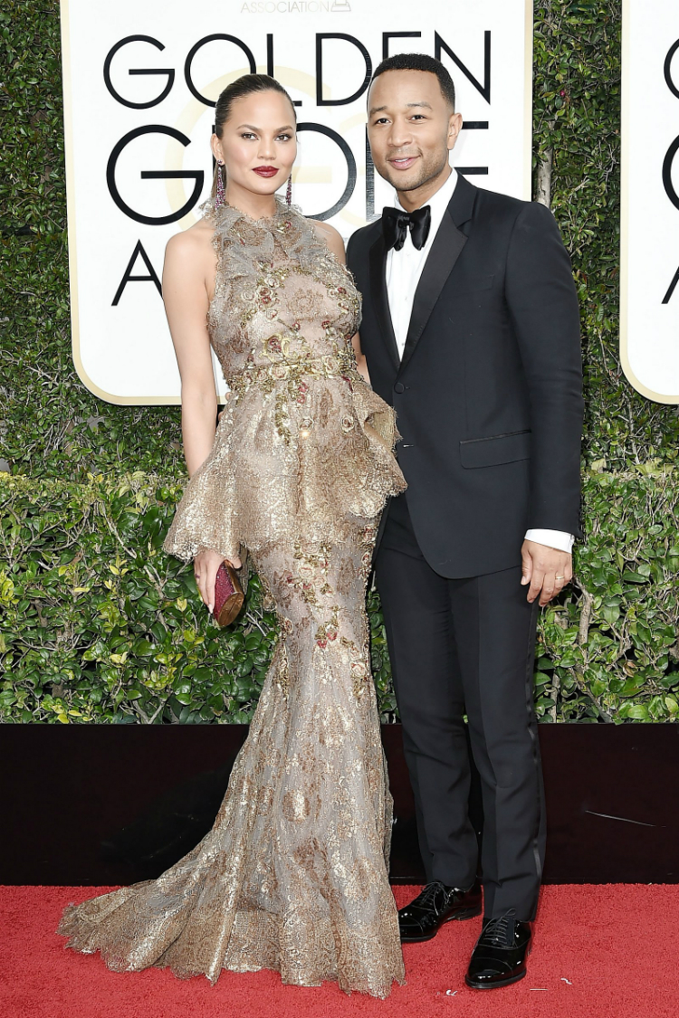 09-models-at-golden-globes-04.jpg