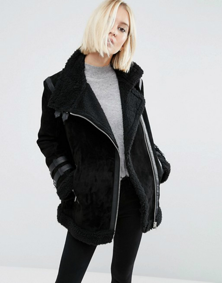 2016-falloutfit-rihanna-coat-02.jpg